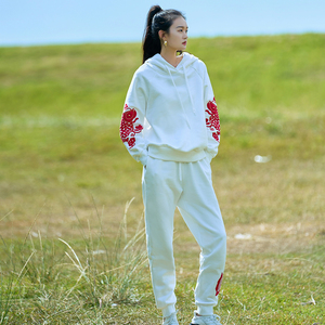 Ensemble de survêtement pour <span class=keywords><strong>femme</strong></span> avec sweat à capuche blanc et <span class=keywords><strong>pantalon</strong></span> de jogging à manches longues, imprimé poisson découpé en papier rouge chinois, <span class=keywords><strong>tenue</strong></span> de sport décontractée - Product Image 1