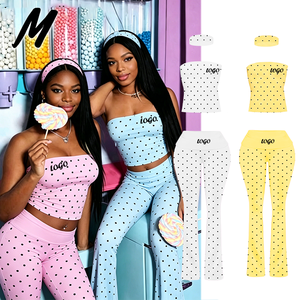 Set Estivo Casual Due Pezzi Y2K: Top a Tubo e Pantaloni Svasati con Stampa Digitale, Vestibilità Slim, con Fascia per Capelli - Product Image 1