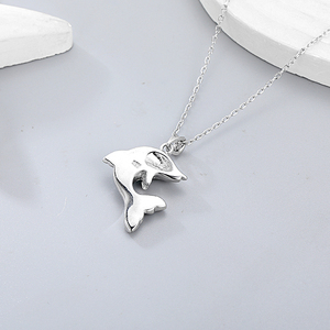 Colgante de Larimar de Plata de Ley 925 con brillo azul delicado para un encanto costero refrescante - Product Image 1