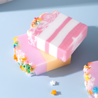 Savon artisanal bio Arket en forme de gâteau rose, emballage personnalisé, vente en gros pour hôtels, blanchissant, pour le bain et les toilettes