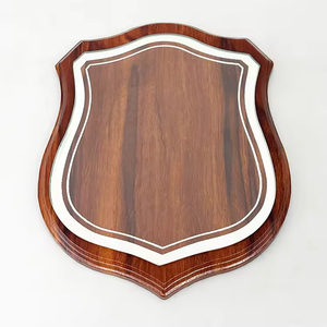 Targa in Legno a Forma di <span class=keywords><strong>Scudo</strong></span> Personalizzabile con Incisione e Piastra in Vetro Trasparente per Premiazioni e Commemorazioni - Product Image 4