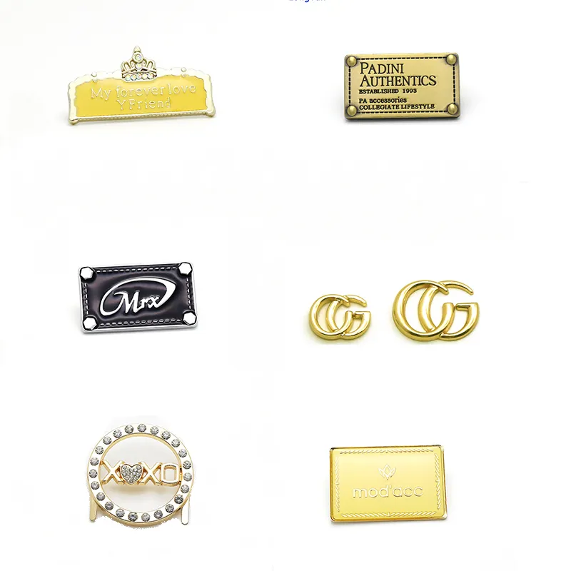 Guter Preis Benutzer definierte Kleidung Logo Label Bekleidung Handtasche Metall anhänger für Bekleidungs zubehör Sorten stile Metall Anpassen Geprägt