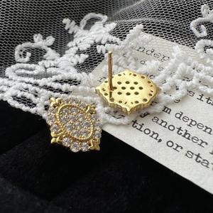 ต่างหูเงินแท้ S925 ดีไซน์ย้อนยุค ประดับเพชรซิร์โคเนียมเต็มเม็ด ดีไซน์เรียบหรู ทันสมัย สินค้าดีไซน์เฉพาะกลุ่ม - Product Image 4