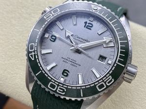 Montre mécanique de luxe étanche de qualité supérieure pour plongée, 43,5 mm, mouvement intégré VS Factory 8900, lunette en céramique verte, 600M - Product Image 3