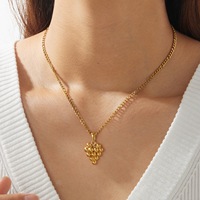 RVS druivenhanger ketting 18K PVD goud verguld, verkleurvrij, fruit charme ketting, modieus dames dagelijks sieraad cadeau