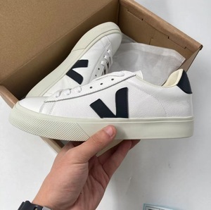 <span class=keywords><strong>Zapatillas</strong></span> <span class=keywords><strong>de</strong></span> Plataforma <span class=keywords><strong>de</strong></span> Cuero Genuino con Logo V en Blanco y Negro para Hombre y <span class=keywords><strong>Mujer</strong></span>, Zapatos Casuales Transpirables <span class=keywords><strong>de</strong></span> Caña Baja para Uso Diario y Urbano - Product Image 1