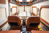 Kit intérieur VIP Sprinter Galaxy Starlight avec plafond, TV escamotable, cloison, sièges cachés, table relevable et lit 180 pour Mercedes-Benz W907