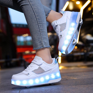 Patins à roulettes pour enfants avec roues lumineuses clignotantes pour jeux en plein air - Product Image 1
