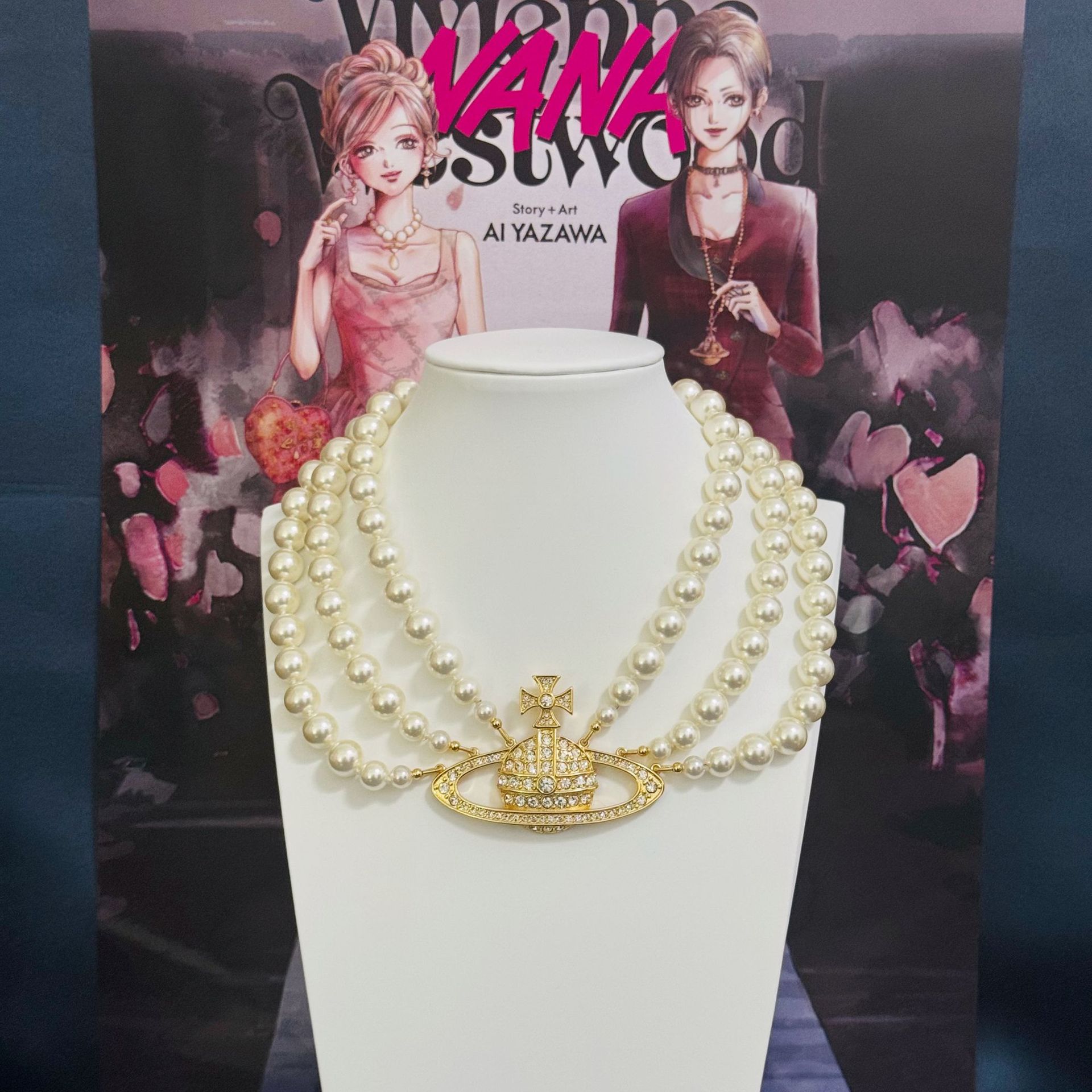 Collana Saturno in oro con perle a tre strati