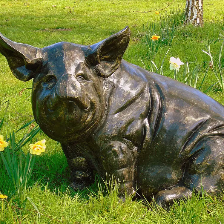 Patung babi perunggu patung babi besi cor ukuran kehidupan dekoratif taman untuk lanskap