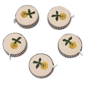 60-Inch Màu Vàng Hoa Thêu Có Thể Thu Vào Mềm Băng Đo Đôi Quy Mô Cai Trị Cho May Vải Vải Cơ Thể Thời Trang - Product Image 6