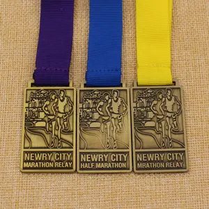 Лучшее качество на заказ 2D Античная золотая медаль полумарафона Newry City Marathon эстафета