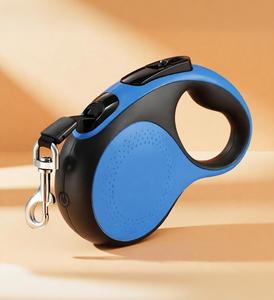 Laisse de chien rétractable moderne de luxe occidentale de 5 mètres, bleu/noir bicolore, avec lumière LED, libération rapide, sac à crottes, pour chien de 30 kg - Product Image 1
