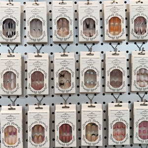 Juego de <span class=keywords><strong>Uñas</strong></span> Postizas de Alta Calidad en Caja Sorpresa, Diseño de <span class=keywords><strong>Flores</strong></span> y Cuadros, Forma Cuadrada, Comercio Transfronterizo - Product Image 1
