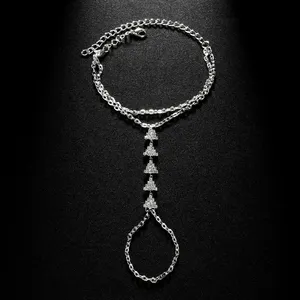 Fashion Triangle Rhinestone Hand Slave Bracelet Jewelry Women Party Gift Adjustable Diamond Finger Bracelet Hand Chain Wholesale