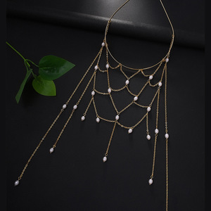 Chaîne de tête en <span class=keywords><strong>filet</strong></span> doré avec perles - Chaîne de cheveux bohème à pampilles avec perles d'imitation, coiffe en maille pour femme, idéale pour festivals et mariages - Product Image 3