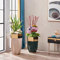 Grand vase de luxe en or inoxydable pour la décoration intérieure/Grands pots de fleurs et jardinières d'intérieur