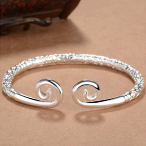 Unisex Retro Golden Cudgel pulsera Punk diamante incrustado mariposa patrón inspirado moda <span class=keywords><strong>mono</strong></span> rey hombres mujeres - Product Image 5