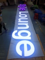 Enseigne LED à lettres canal, enseigne 3D personnalisée, panneau acrylique, enseigne lumineuse, résistante aux intempéries IP65, marque KMT, processus sans cadre