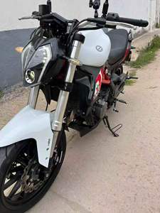 Benelli Yellow Dragon 300 Usada, Bicilíndrica de Inyección de Combustible, Refrigerada por Agua, 302CC, Fabricada en 2022, con <span class=keywords><strong>9</strong></span>.000 Kilómetros - Product Image 4