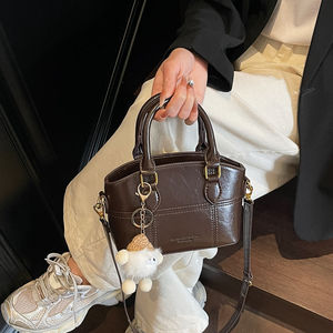Sac à main tendance rétro en cuir PU pour femmes, sac bandoulière de luxe grande capacité, couleur unie, sac fourre-tout en cuir pour femmes - Product Image 2