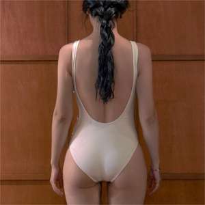 Traje de Baño Sexy de Una Pieza, Minimalista, Sólido, con Corte Lateral y Espalda Baja, Personalizable con Logotipo de Fábrica - Product Image 3