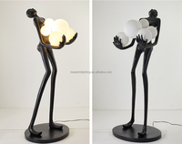 Lampadaire LED E27 de luxe moderne nordique, sculpture artistique créative en résine, statue humaine, grand modèle pour hôtel et salon
