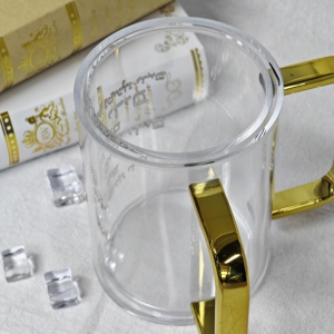 Vaso de Lavandería Kosher Personalizado de Acrílico Transparente con Asa Dorada - Product Image 2