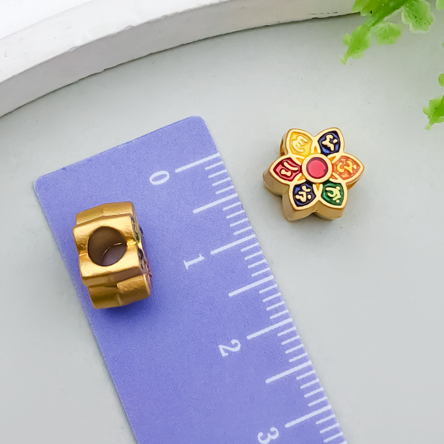 Gold 11x10mm Hole 4mm 1.95g-22499