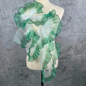 ผ้าออร์แกนซ่าไ<span class=keywords><strong>ล</strong></span>่เฉดสีเขียวโปร่งแสง ขอบลายใบบัว จีบ 3 มิติ ผ้าลูกไม้ขนาดใหญ่ ประกายรุ้ง สำหรับงานตกแต่ง - Product Image 1