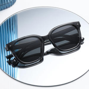 Gafas de sol polarizadas con montura cuadrada Ks-3865 para mujer, montura de metal negro, lentes TAC, protección UV400, estilo para exteriores - Product Image 3