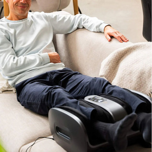 Massaggiatore per Piedi Elettrico Sunmaxx con Infrarossi, Riscaldamento ABS, Vibrazione, Shiatsu, Cintura Massaggiante Regolabile, Materassino per Gambe con Timer - Product Image 1