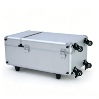 Valise trolley en aluminium argenté avec roulettes pivotantes, freins, poignée télescopique et couvercle séparé, valise à roulettes avec mousse alvéolée