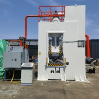 Presse hydraulique fermée multidirectionnelle CE YXLM-800T pour le forgeage à froid, avec moteur à engrenages PLC et pompe 74kW, pour la précision de la transformation des métaux