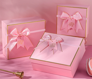 Caixa de Presente Perfeita com Laço Grande e Etiqueta para Todas as Ocasiões: Aniversário, Natal e Presentes - Product Image 1