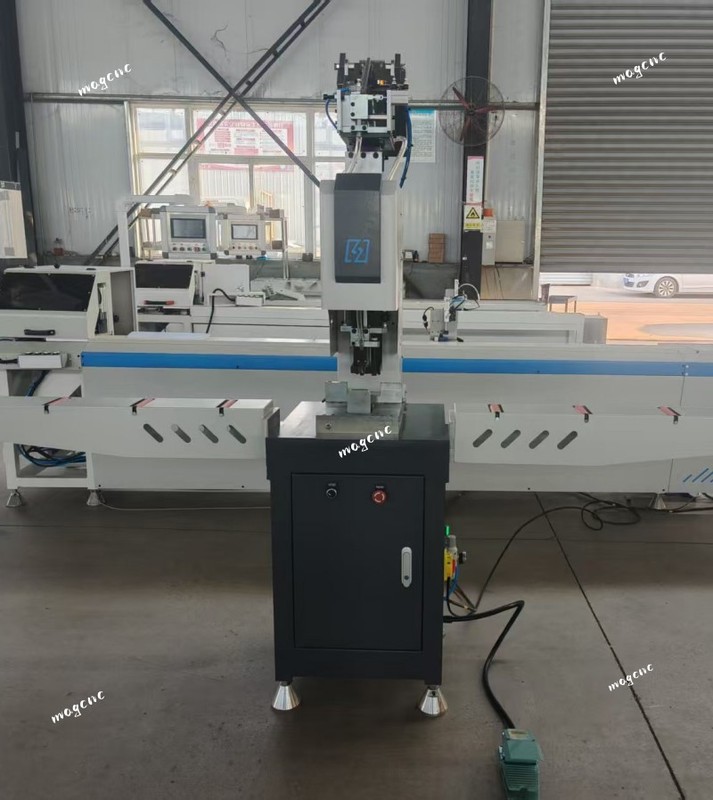 Automatic Upvc Screw Fastening Machine with