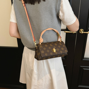 Sac à bandoulière de luxe léger haut de gamme pour femme, nouvelle collection 2026, polyvalent, mode, pour le quotidien, avec doublure en PU et deux sangles, à rabat. - Product Image 2