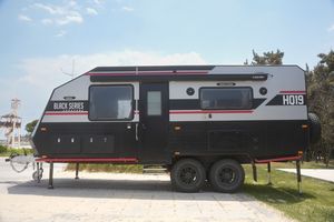 Caravanes de camping luxueuses et confortables de 19 pieds, caravanes mobiles tout-terrain avec four Thetford pour les voyages en famille - Product Image 4