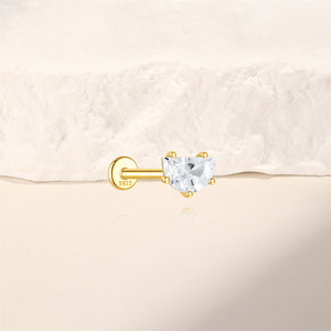 Pendiente de Plata 925 Chapado en Oro de 18K con Zirconia Geométrica de Media Luna y Parte Trasera Plana para Piercing de Hélice y Cartílago, Joyería Minimalista 1.2*6mm - Product Image 2