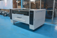 Máquina de Corte Láser CO2 1390 de 100W/150W con Tubo Láser Reci Efr, Precisión de 0.01mm, Refrigeración por Agua, CNC, para Cortar Madera y MDF