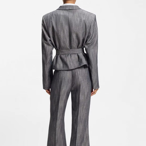 Blazer formel gris foncé texturé à rayures, croisé, ceinturé, court, à revers crantés, en mélange de lin, coupe ajustée - Product Image 6