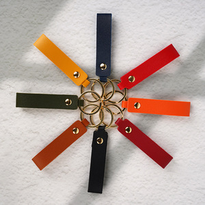 Porte-clés en cuir et métal avec logo personnalisé CCH, pendentif créatif personnalisé - Product Image 6