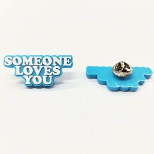 Los Últimos Diseños de Insignias de PVC Suave Personalizadas al por Mayor de China, Insignias Magnéticas de Hierro de Alta Calidad con Diseños de Corazón y Gato, Decoración para Uniformes - Product Image 4