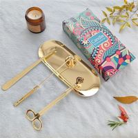 Vente en gros Mini kit d'entretien des bougies Coupe-mèche de luxe en acier inoxydable Set d'outils pour bougies modernes pour les soins à domicile Plateau avec emballage