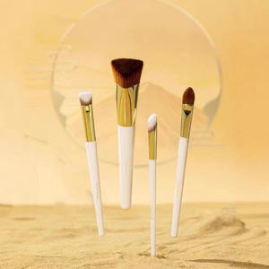 Brocha Correctora de Maquillaje Profesional de Doble Cara Triangular de Alta Calidad con Logotipo Personalizado - Product Image 1