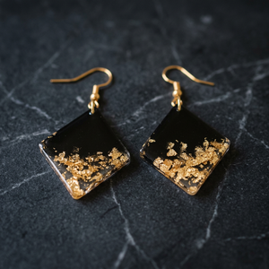 Boucles d'oreilles géométriques en résine polie Falak World Export pour femmes, accessoires de fête tendance et cadeaux d'anniversaire, fabriquées à Uttar Pradesh - Product Image 1