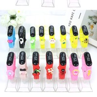 Montre numérique pour enfants à affichage LED, étanche, à bracelet en plastique, avec cadran mignon de dessin animé, couleur bonbon, à commande tactile, vente en gros