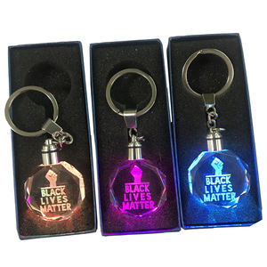 Pas cher personnalisé 3D laser Black Lives Matter verre led porte-clés en cristal avec George <span class=keywords><strong>Floyd</strong></span> photo - Product Image 2