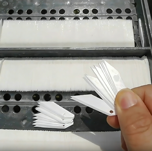 Cuchilla de Cerámica de Zirconia Premium, Resistente al Óxido, Afilada, Resistente al Desgaste, Alta Dureza, Resistente a Ácidos y Álcalis para Uso Industrial - Product Image 2