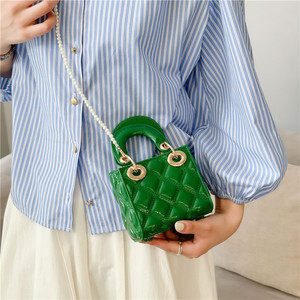 2025 été nouveau sac de gelée à la mode matelassé princesse <span class=keywords><strong>Diana</strong></span> sac pour femmes PVC perle bandoulière ouvert Mini sac pour dames enfants - Product Image 3